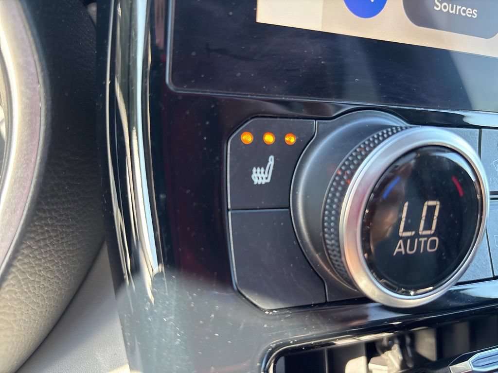 Used 2023 Toyota Highlander XLE AWD/4WD image 34