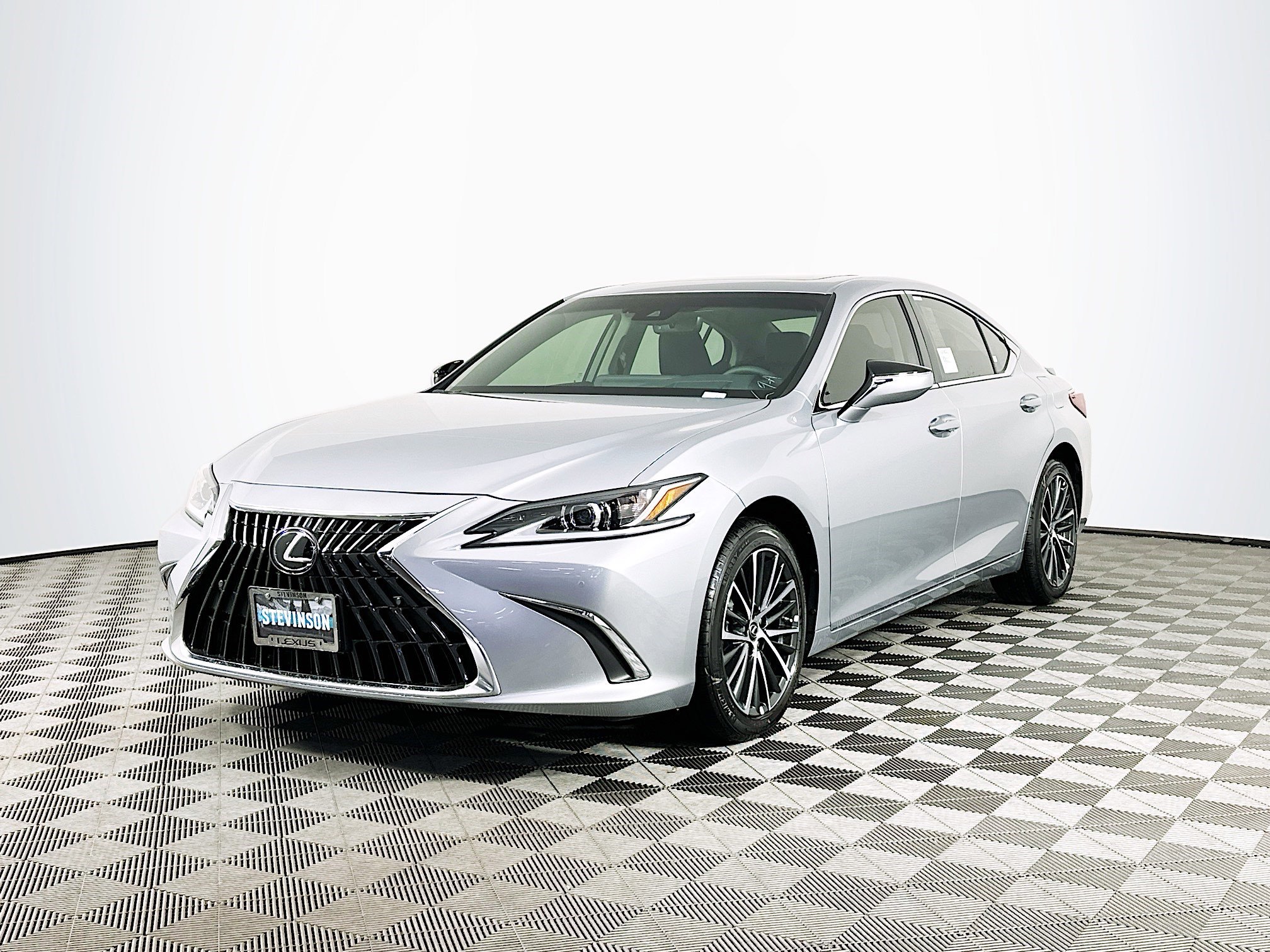 New 2025 Lexus ES 300h w/ Premium Package image 3