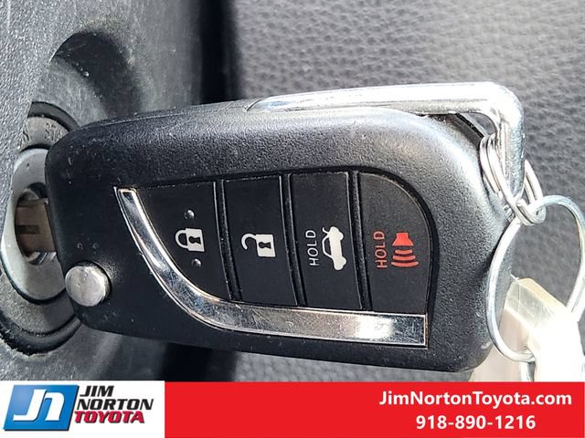 Used 2025 Toyota Corolla LE FWD image 21