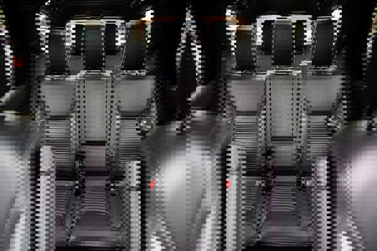 Used 2019 Land Rover Discovery HSE image 25