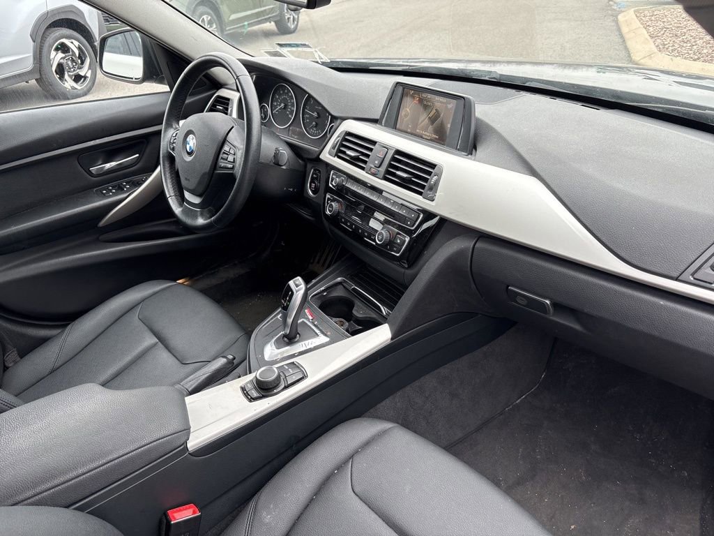 Used 2017 BMW 320i xDrive Sedan image 8