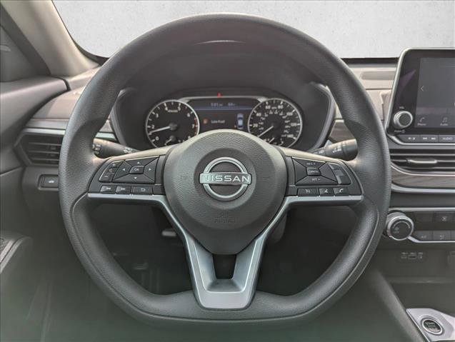 Used 2025 Nissan Altima 2.5 SV image 15
