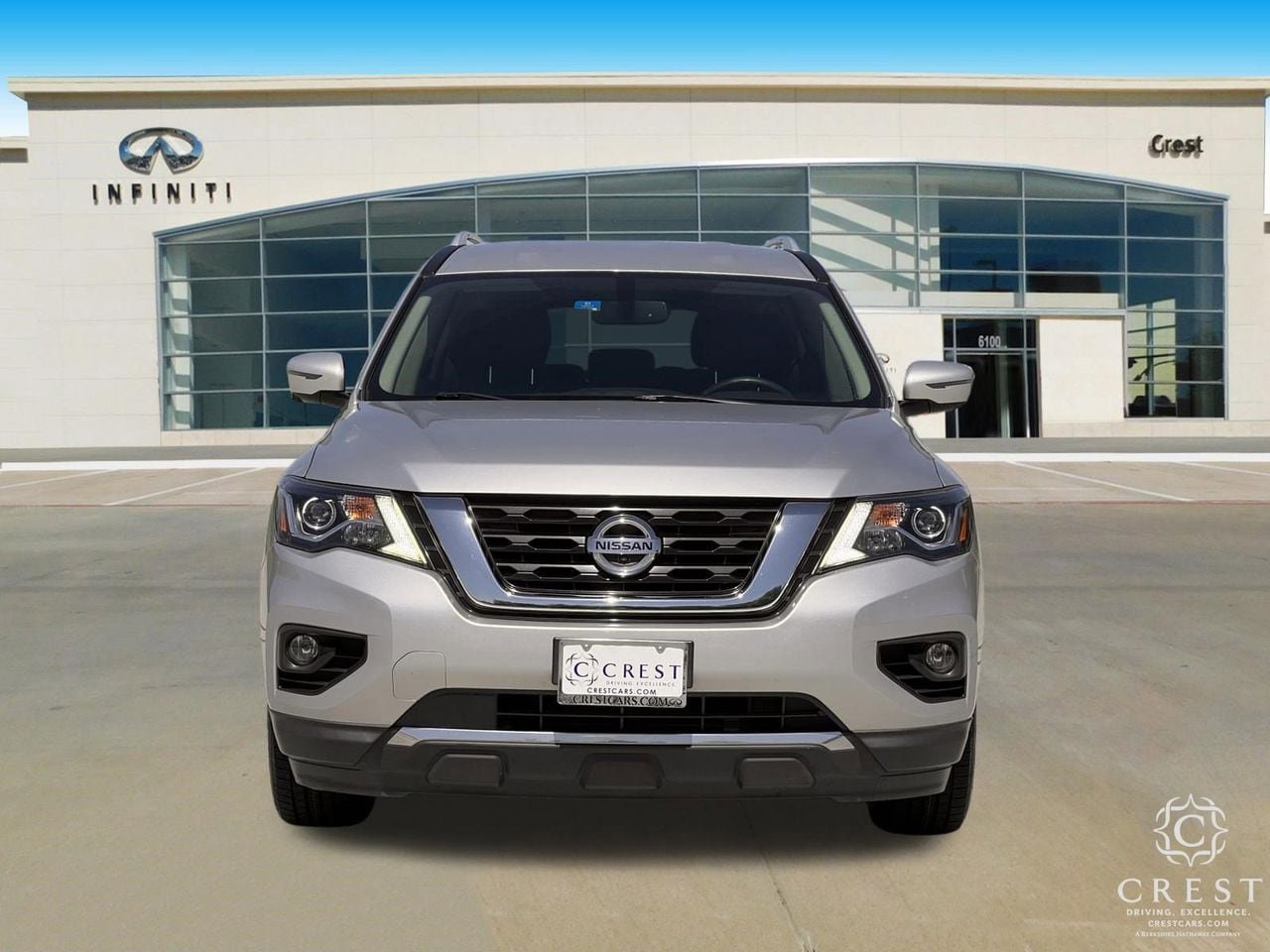 Used 2019 Nissan Pathfinder SL FWD image 9