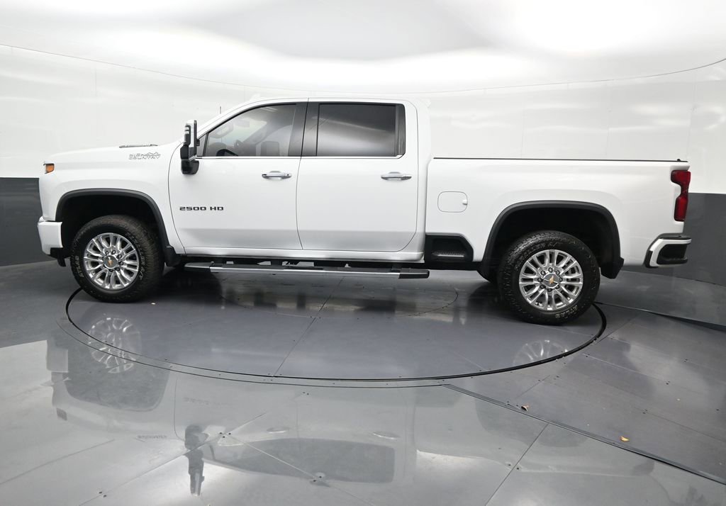 Used 2022 Chevrolet Silverado 2500 High Country AWD/4WD image 2