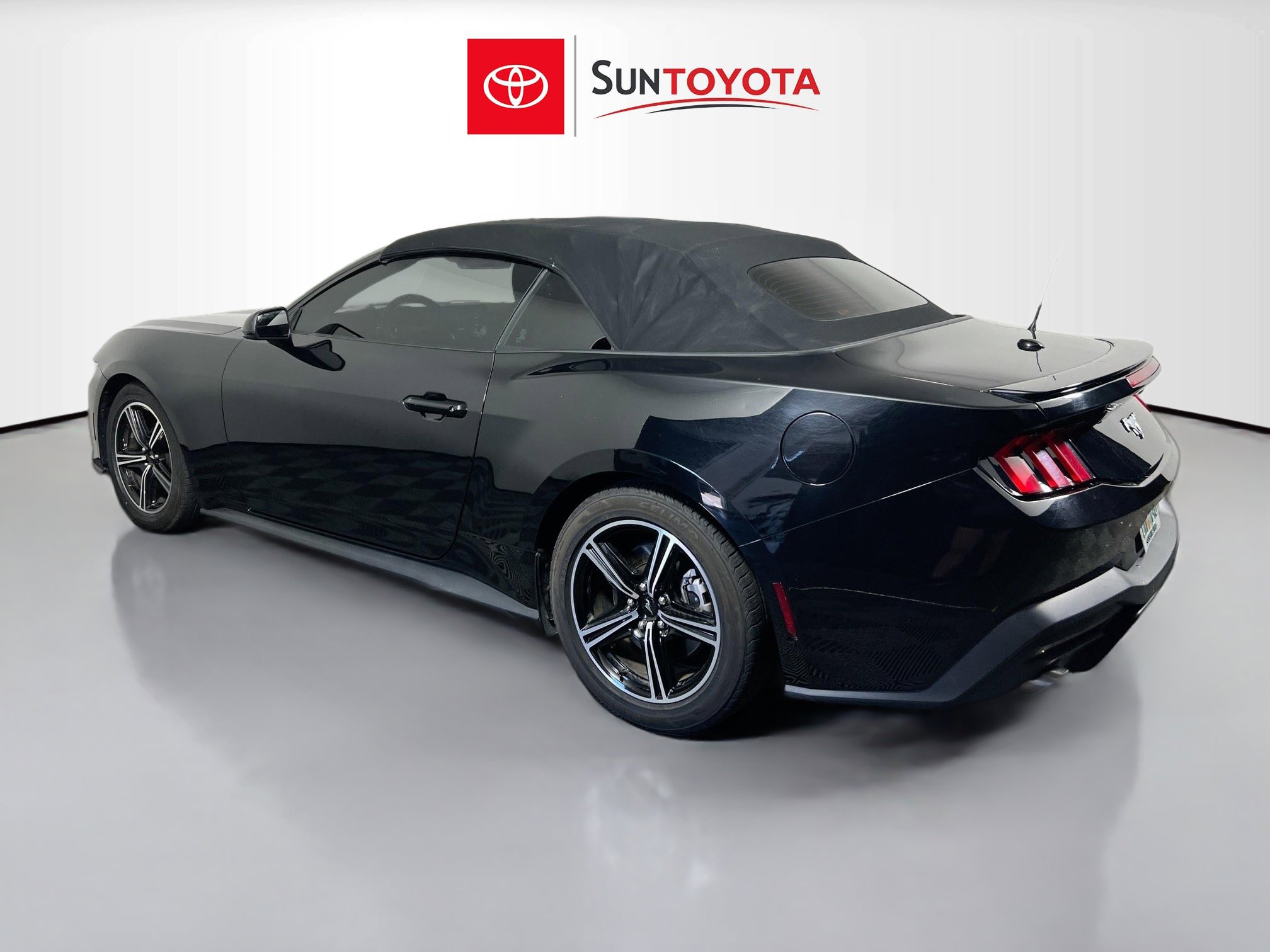 Used 2024 Ford Mustang Premium RWD image 5