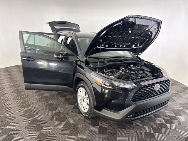 Used 2022 Toyota Corolla Cross LE FWD image 12