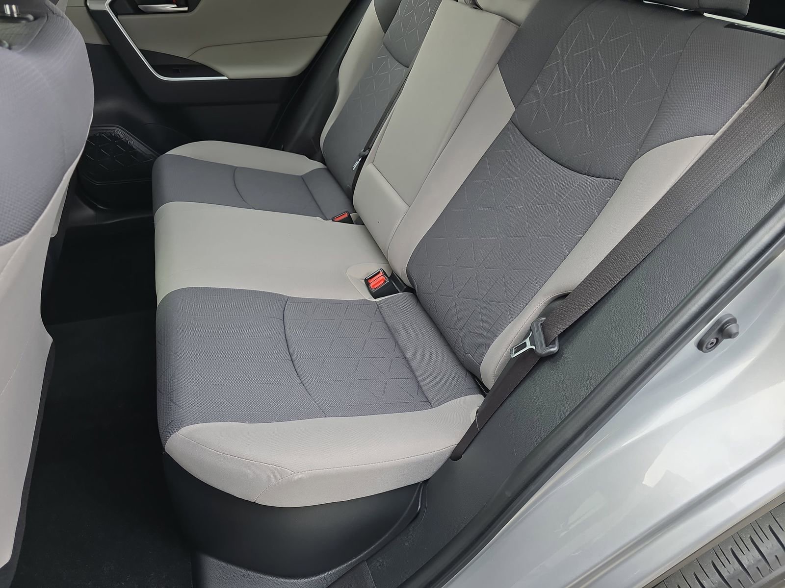 Used 2024 Toyota RAV4 XLE image 19