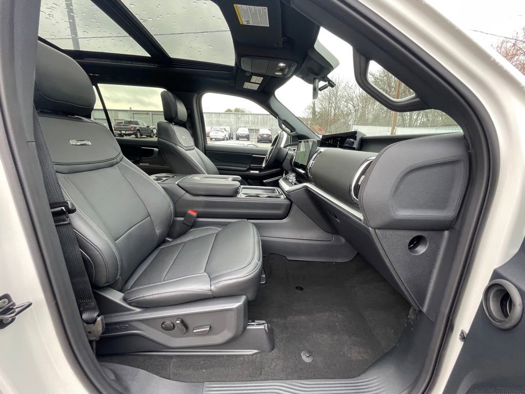 New 2025 Ford Expedition Platinum w/ Stealth Performance Package image 24