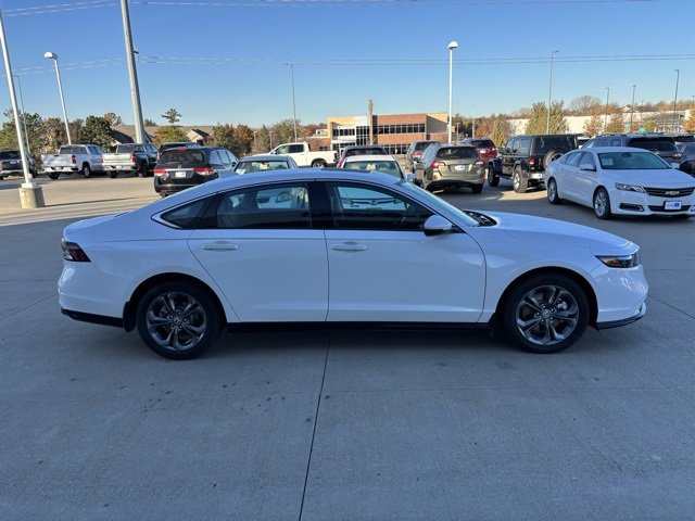 Certified 2025 Honda Accord EX-L image 4