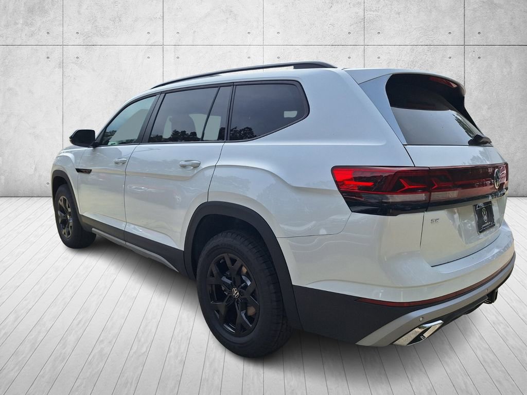New 2026 Volkswagen Atlas Peak Edition image 3