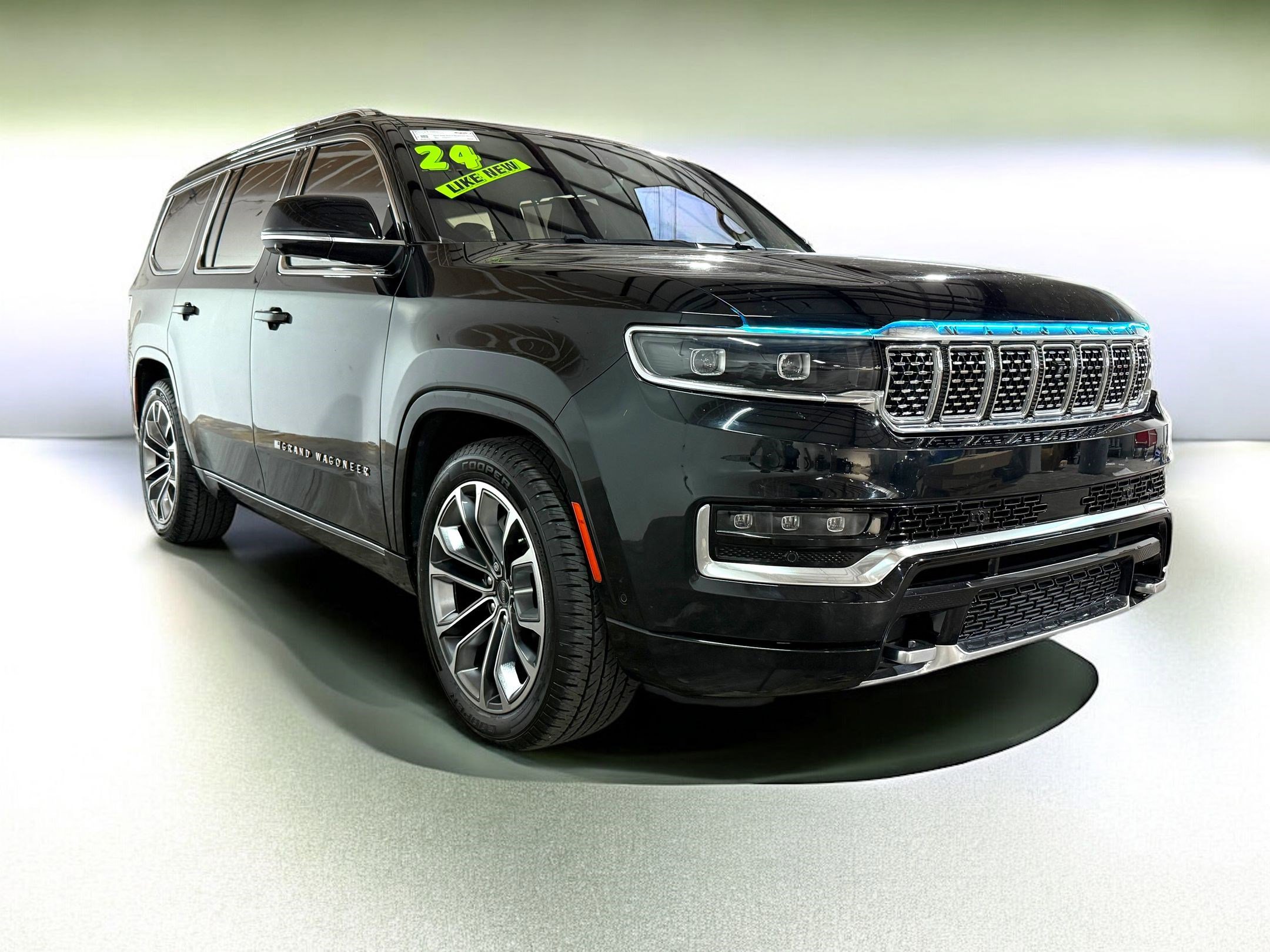 Used 2024 Jeep Grand Wagoneer Series III w/ HD Trailer Tow Package image 19