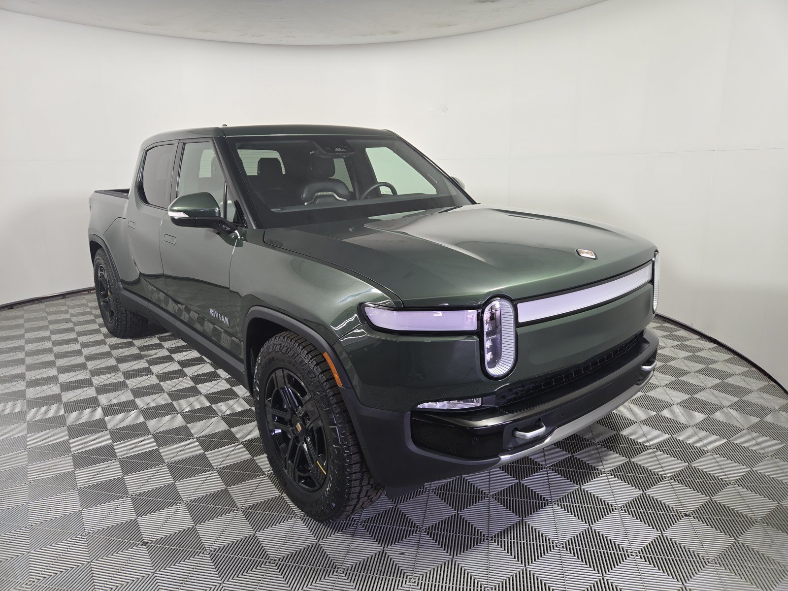 Used 2024 Rivian R1T Adventure AWD/4WD image 7