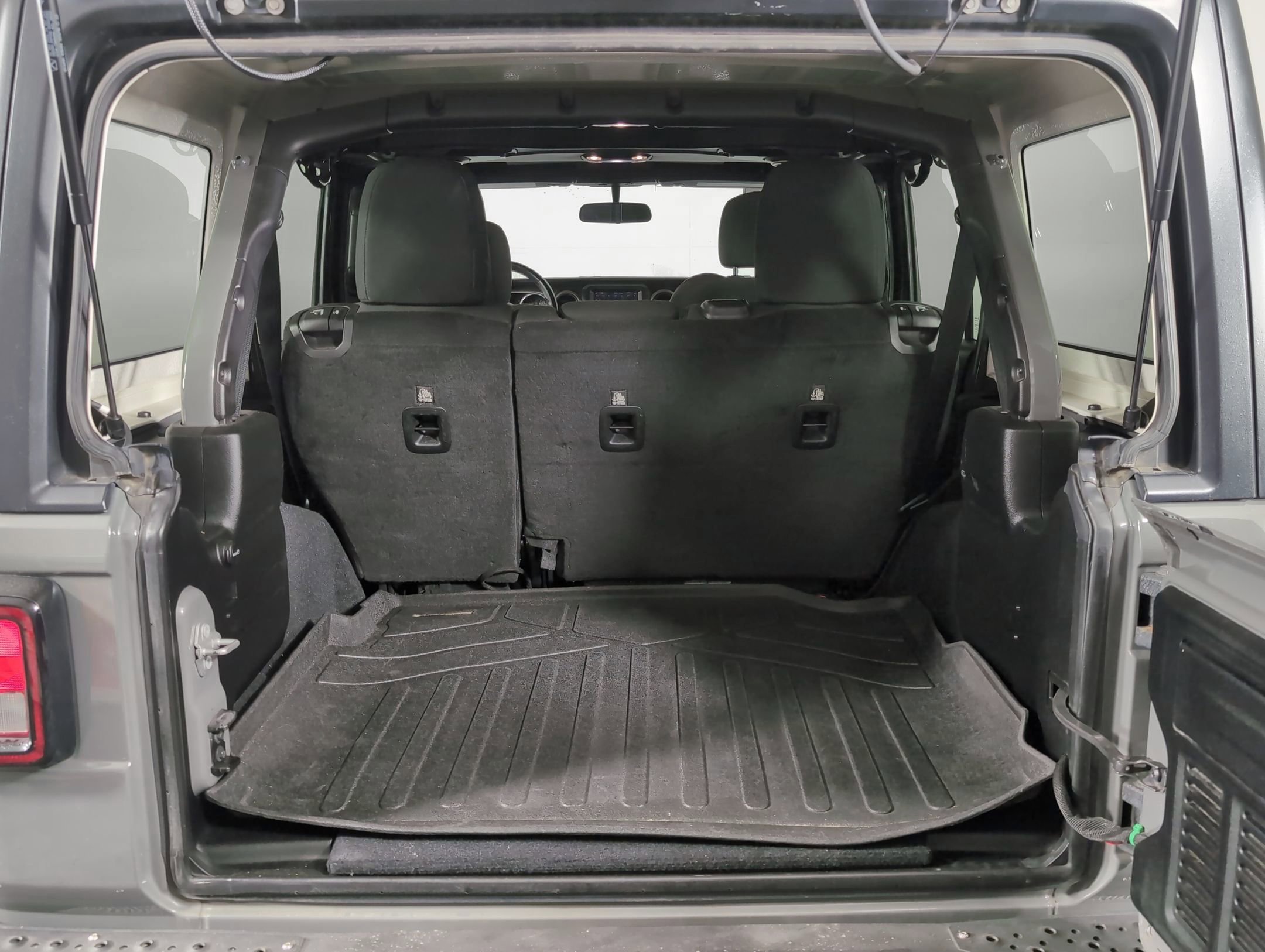 Used 2019 Jeep Wrangler Unlimited Sport S image 22