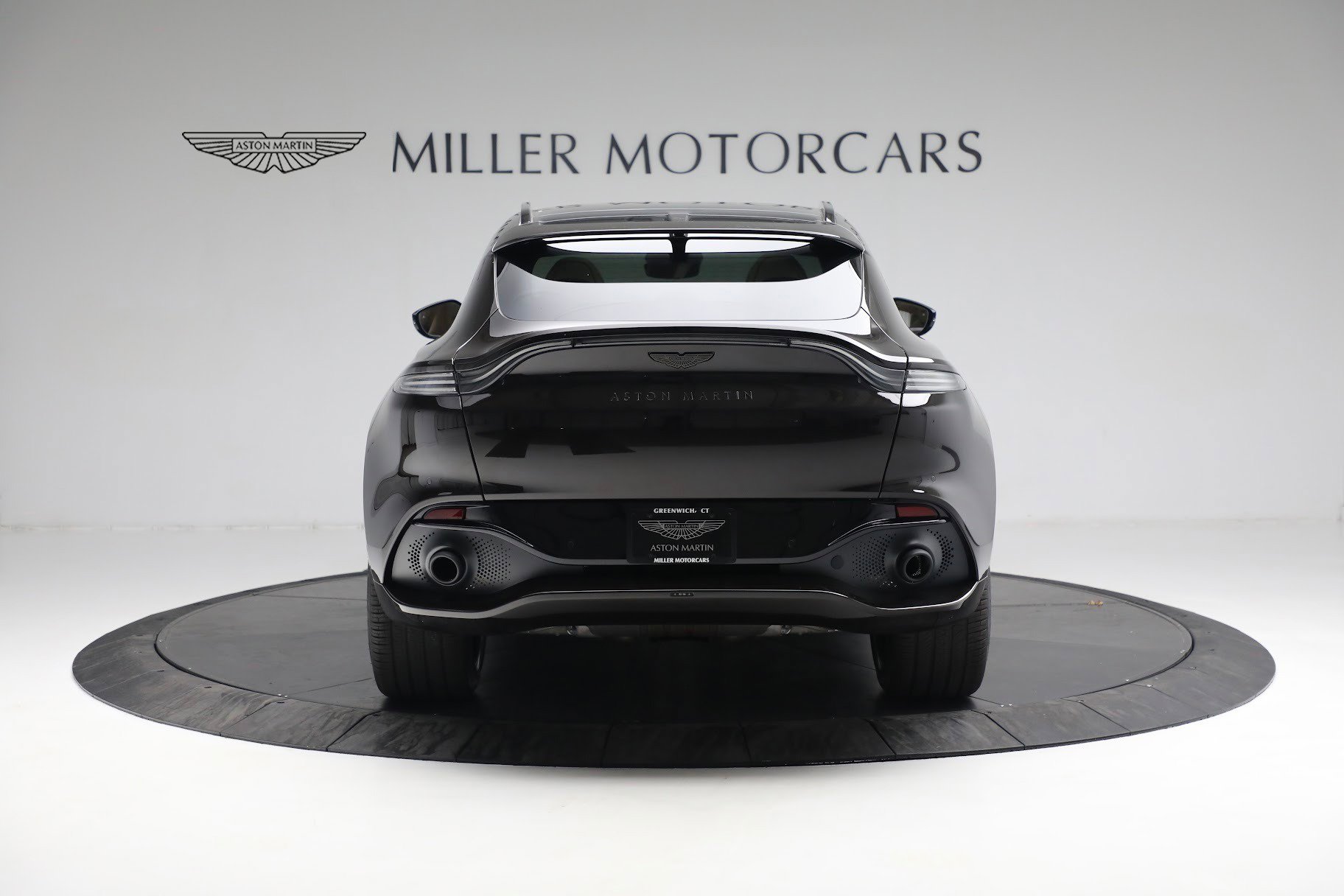 Used 2022 Aston Martin DBX image 5