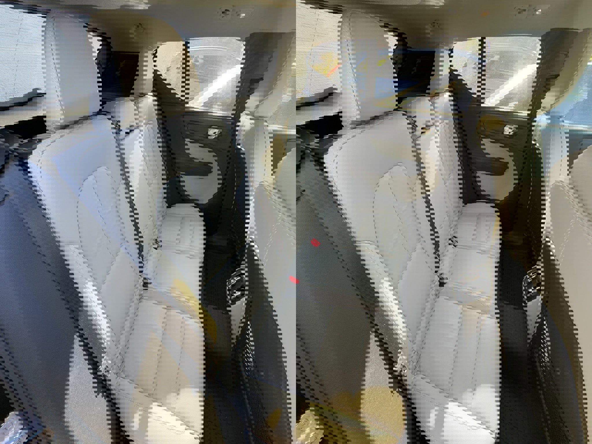 Certified 2023 Volvo XC40 B5 Plus w/ Climate Package image 26