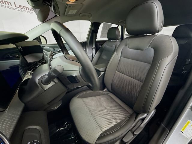 Used 2024 Chevrolet Trax LT w/ Driver Confidence Package image 22