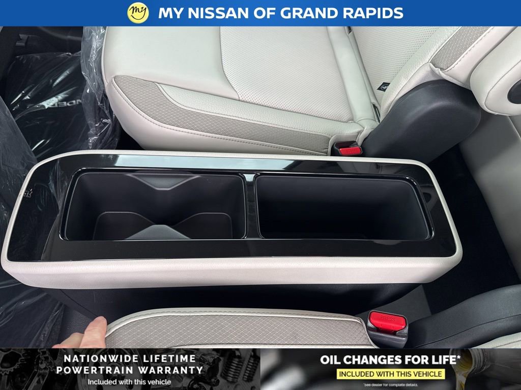 New 2026 Nissan Pathfinder SL image 12