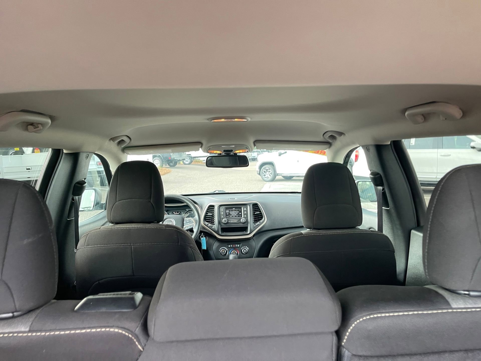 Used 2017 Jeep Cherokee Sport FWD image 23