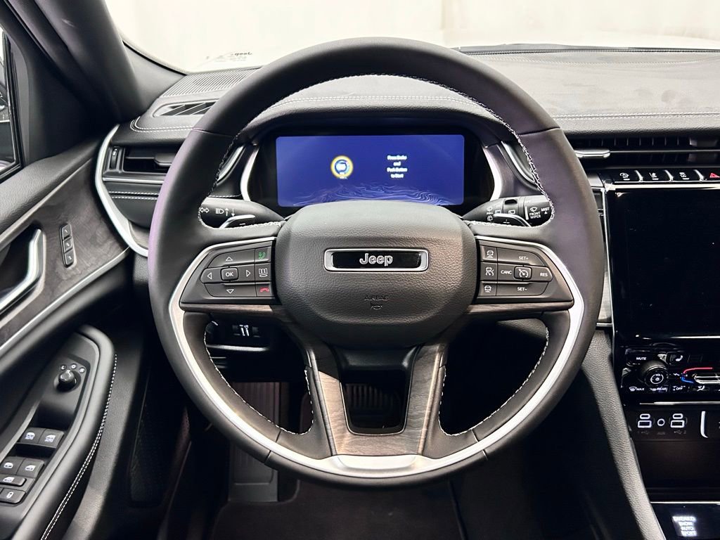New 2025 Jeep Grand Cherokee Limited w/ Black Appearance Package image 26