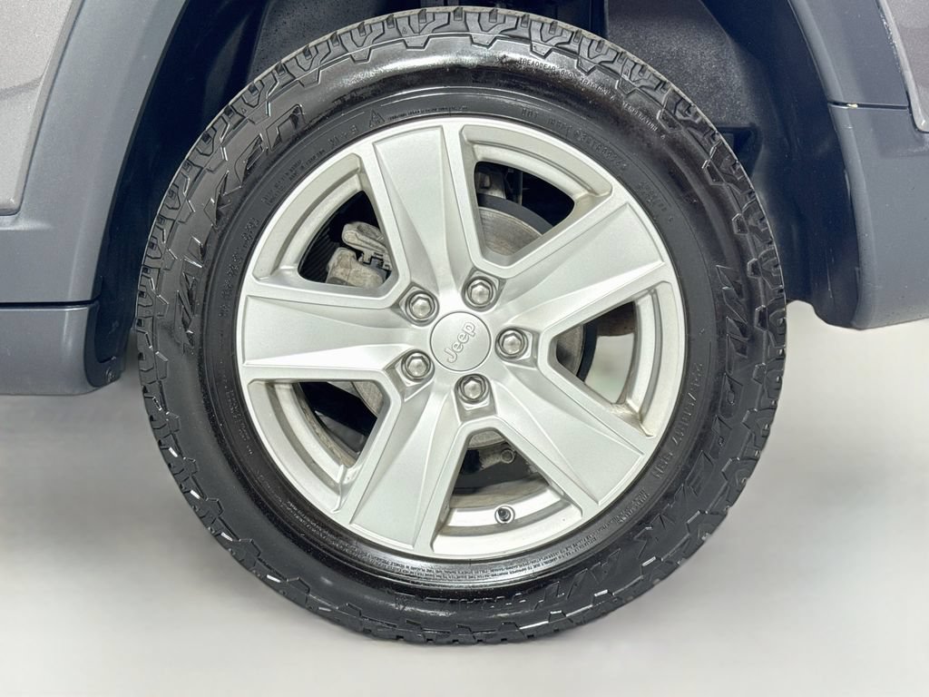 Used 2022 Jeep Compass Latitude w/ Convenience Group AWD/4WD image 9
