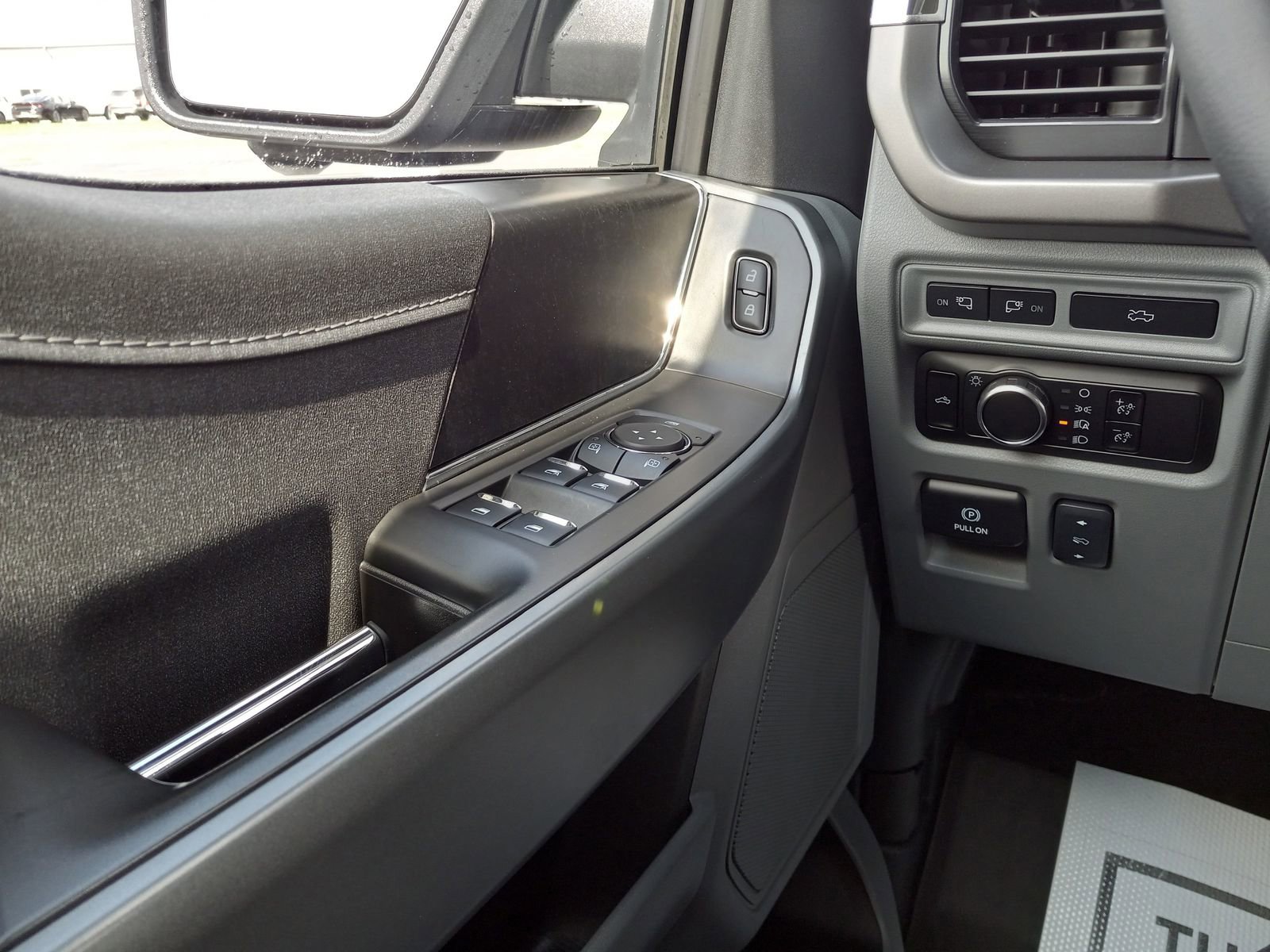 Used 2024 Ford F150 Lightning XLT image 23