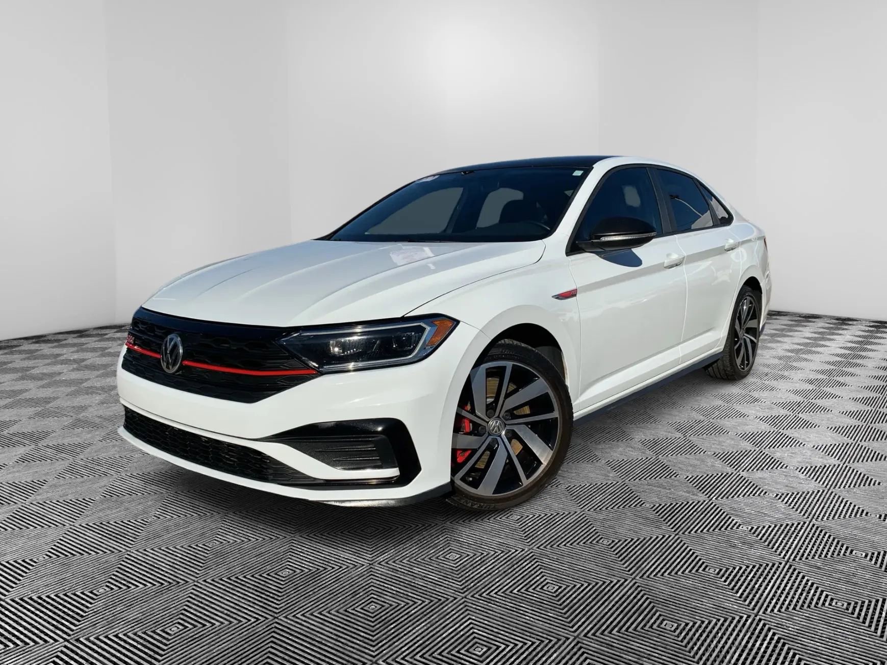 Used 2019 Volkswagen Jetta GLI FWD image 2