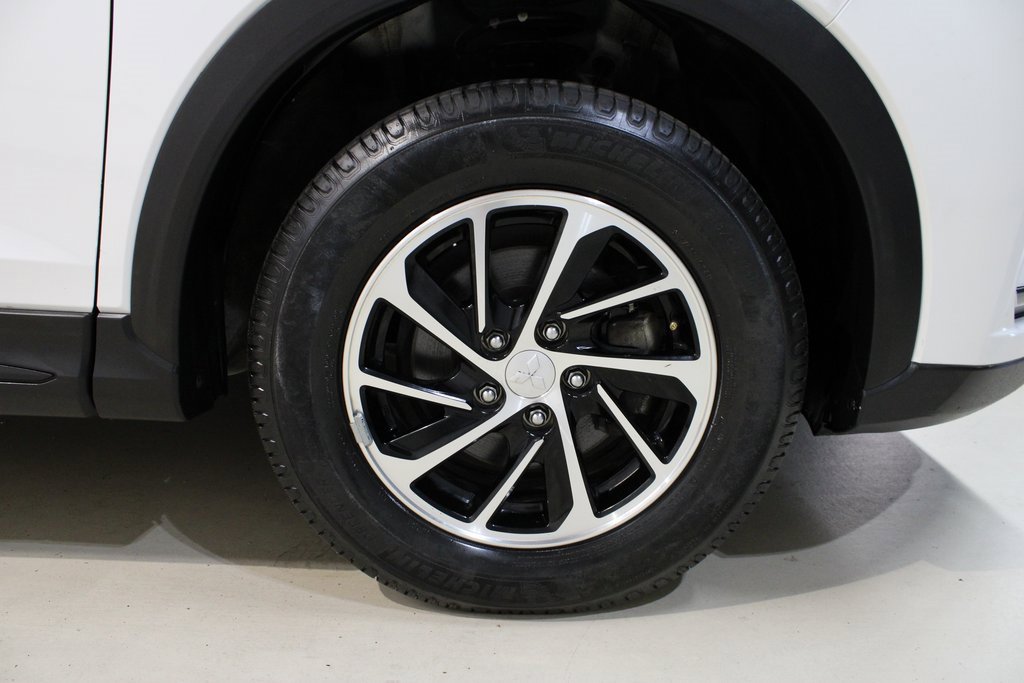 Used 2020 Mitsubishi Eclipse Cross ES image 11