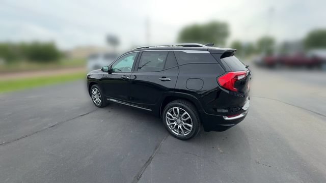 Used 2022 GMC Terrain Denali w/ LPO, Floor Liner Package AWD/4WD image 6
