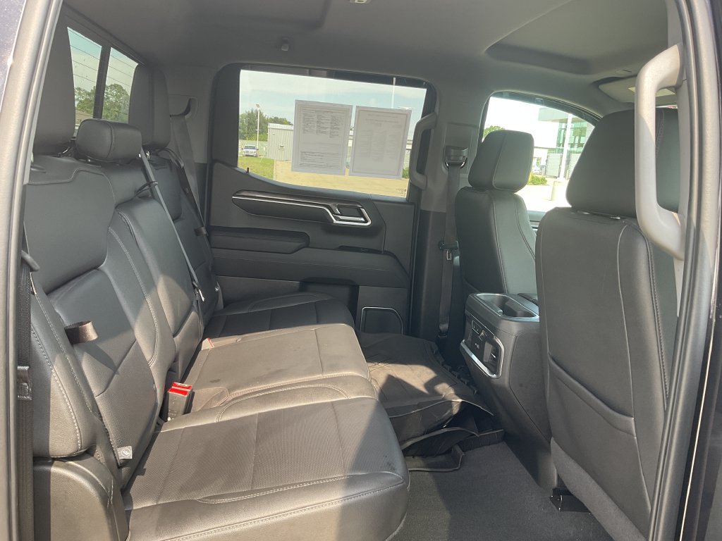 Used 2022 Chevrolet Silverado 1500 LTZ w/ Technology Package AWD/4WD image 15