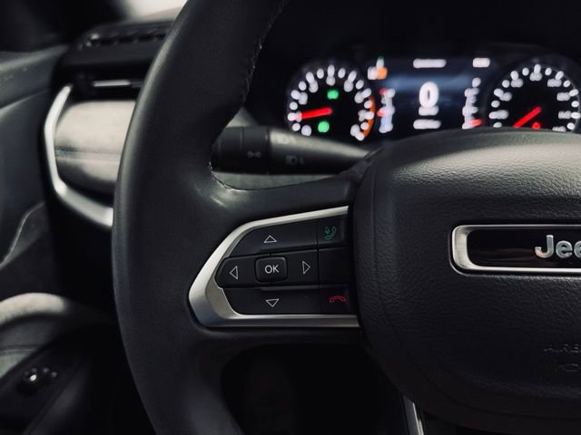 Used 2023 Jeep Compass Latitude image 24