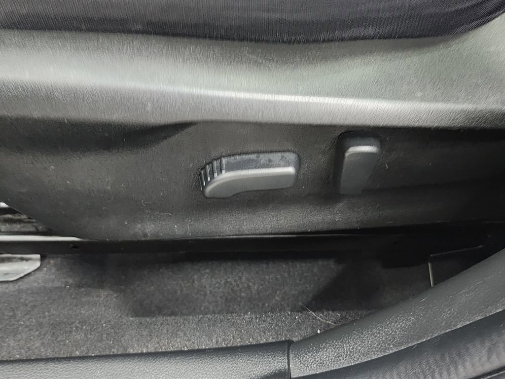 Used 2021 Subaru Crosstrek 2.0i Premium w/ Moonroof Package image 13