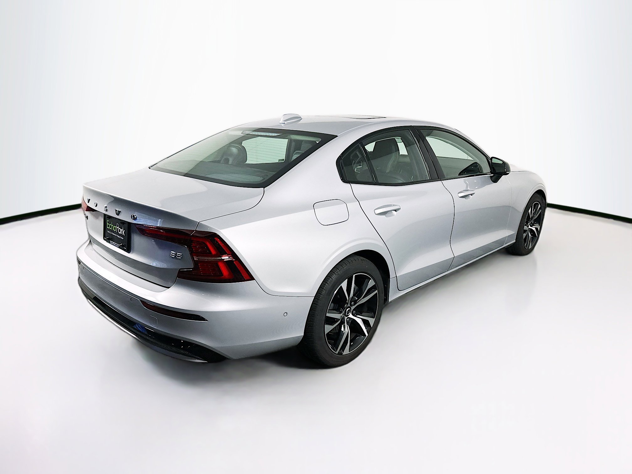 Used 2024 Volvo S60 B5 Plus image 9
