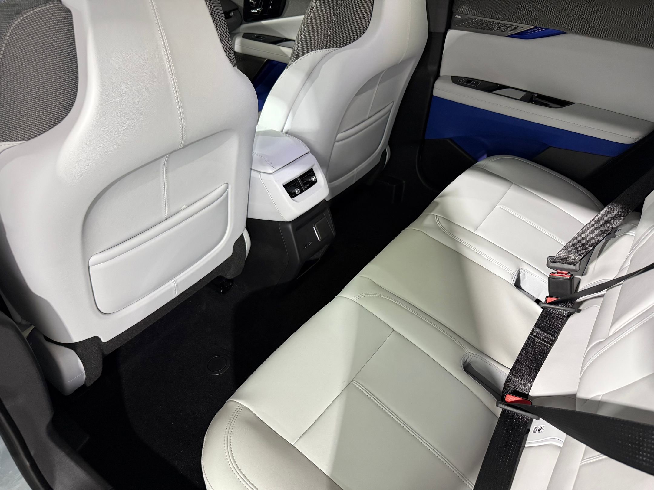 New 2026 Cadillac Optiq Sport 1 image 41