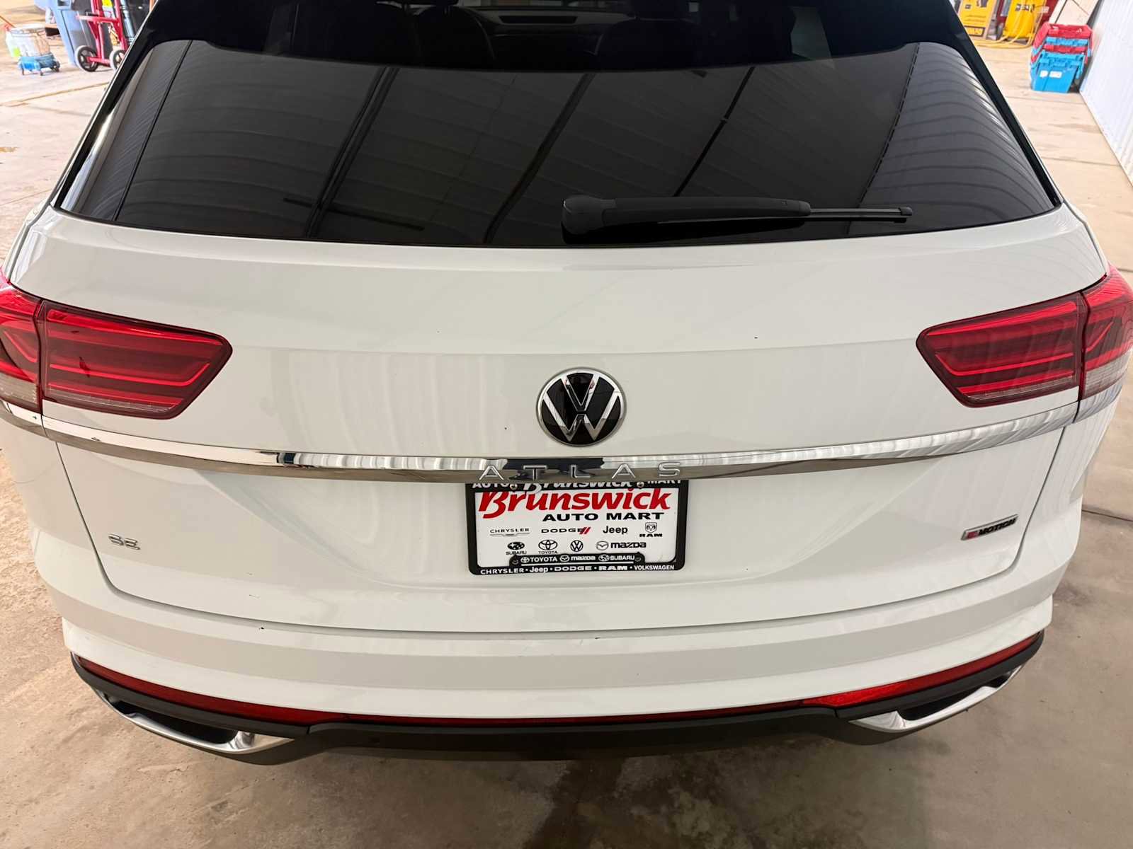 Certified 2020 Volkswagen Atlas Cross Sport SE w/ Panoramic Sunroof Package image 16