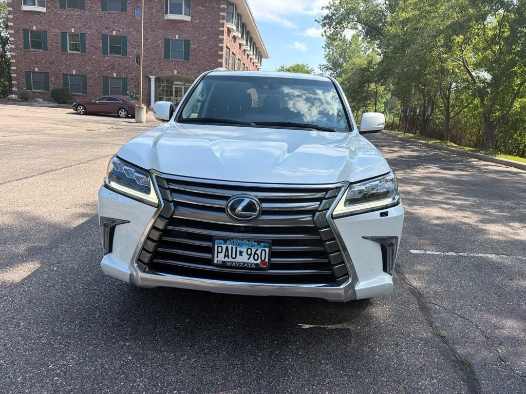 Used 2016 Lexus LX 570 4WD w/ Luxury Package image 9