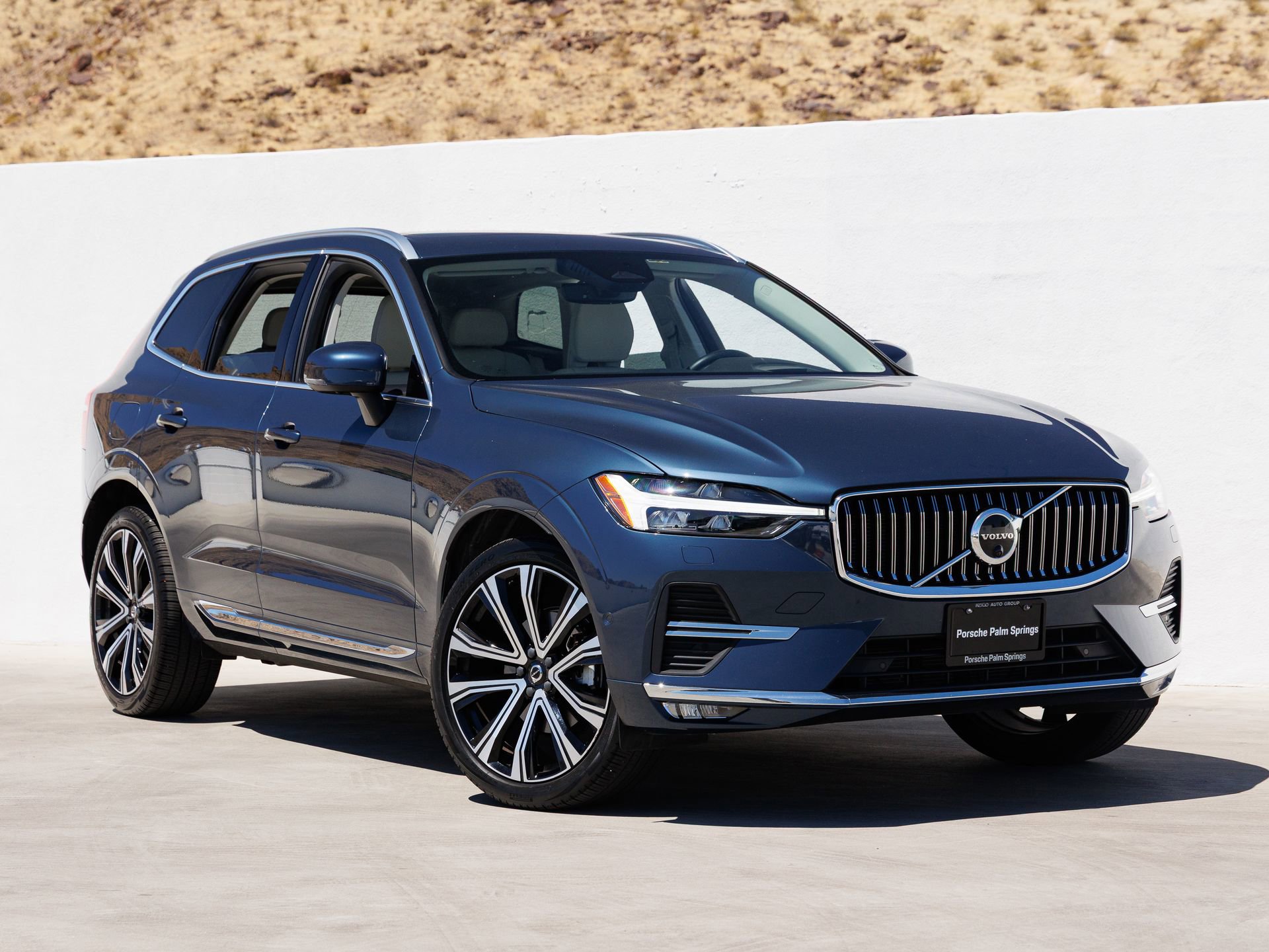 Used 2023 Volvo XC60 B5 Ultimate w/ Protection Package Premier FWD image 9