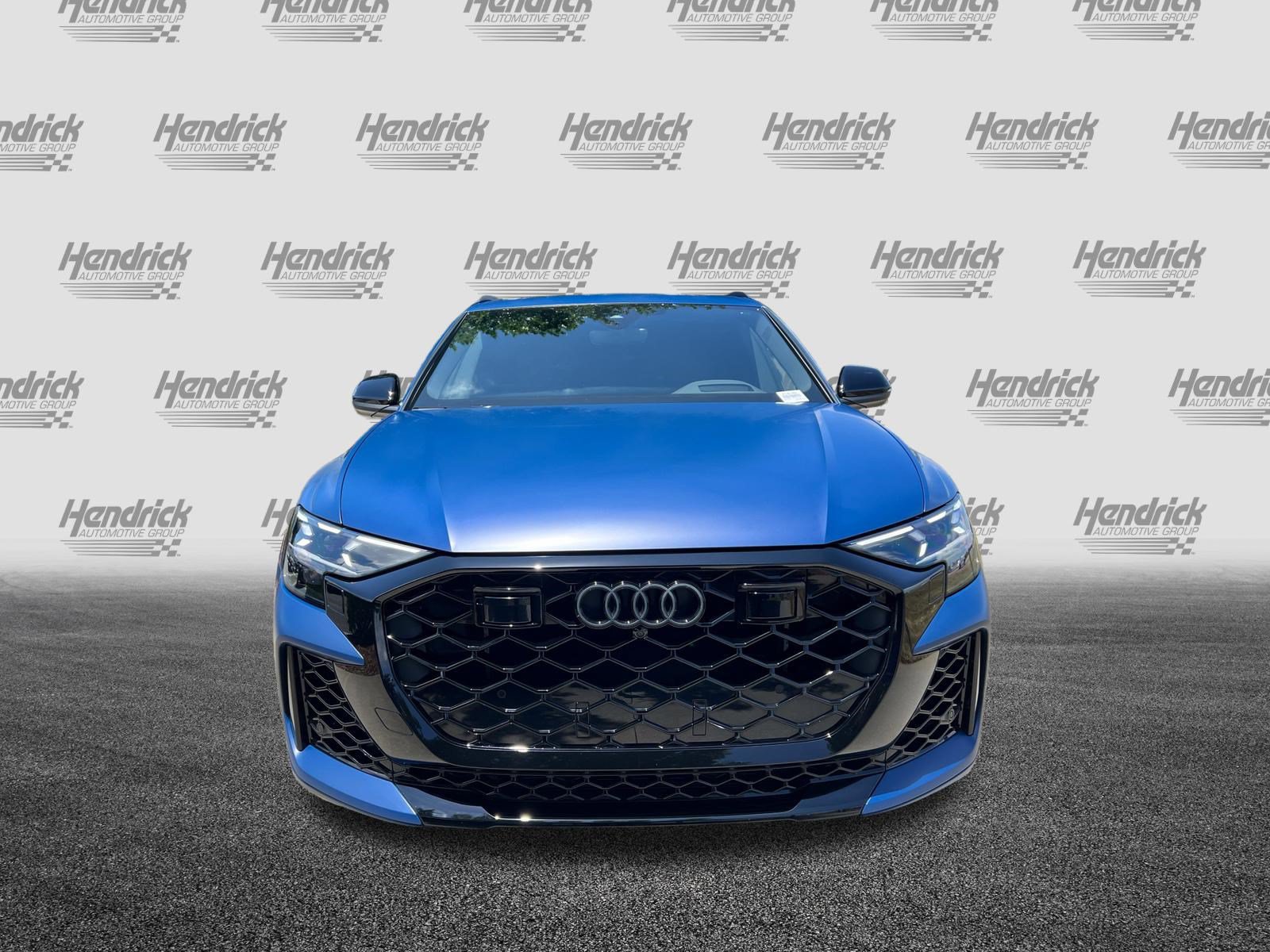 Certified 2025 Audi RS Q8 performance AWD/4WD image 3