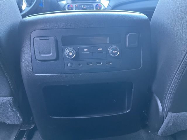 Used 2018 Chevrolet Suburban LT image 18
