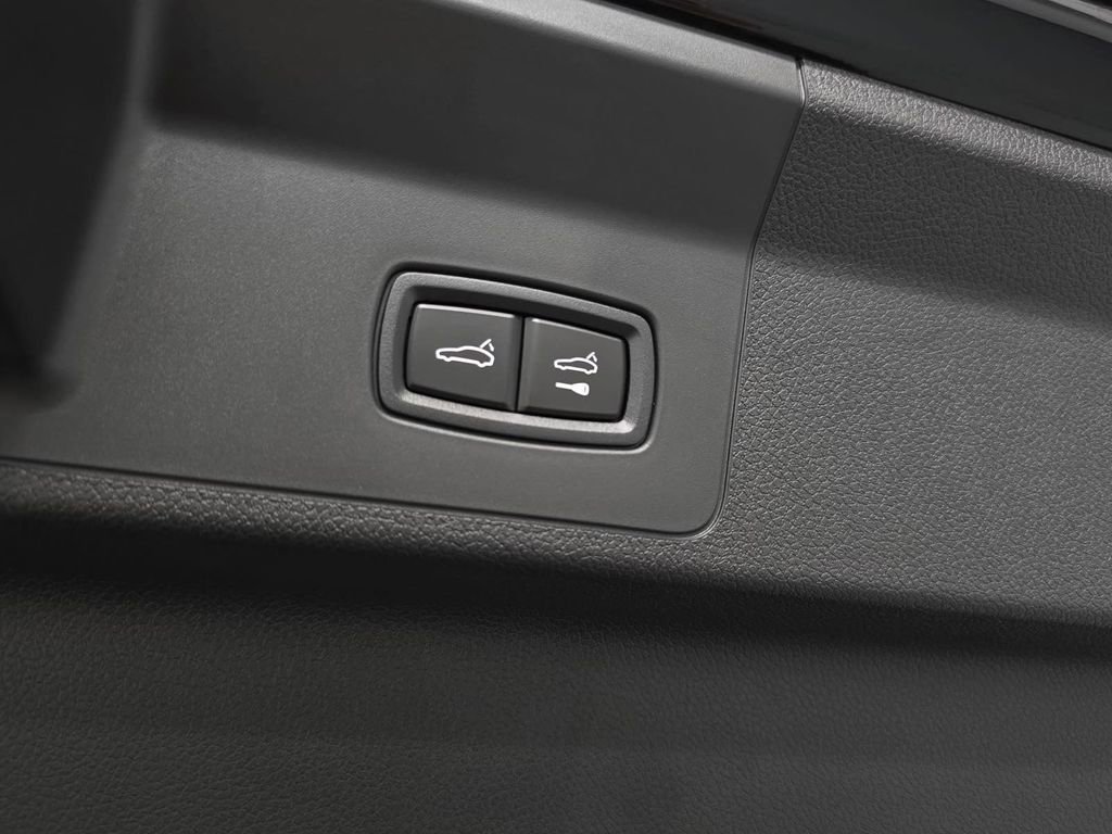 Certified 2024 Porsche Panamera 4 AWD/4WD image 31