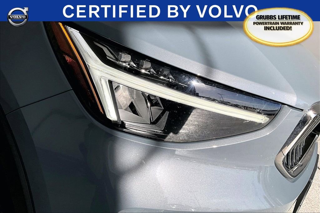 Used 2023 Volvo XC40 B4 Plus w/ Driver Assist Package image 38