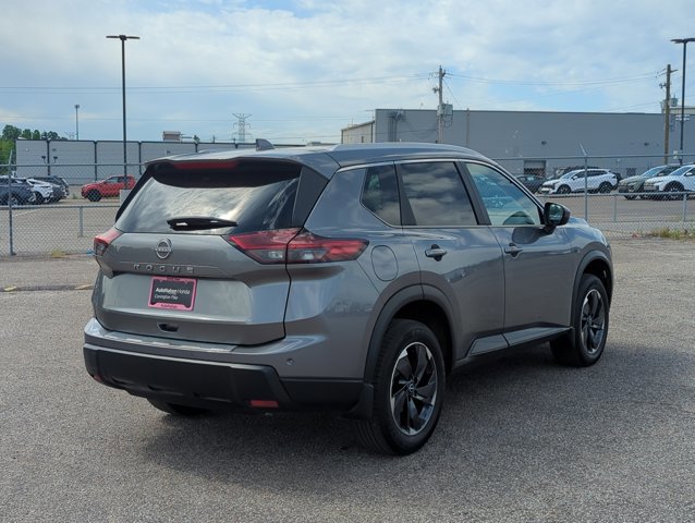 Used 2025 Nissan Rogue SV w/ SV Premium Package image 6