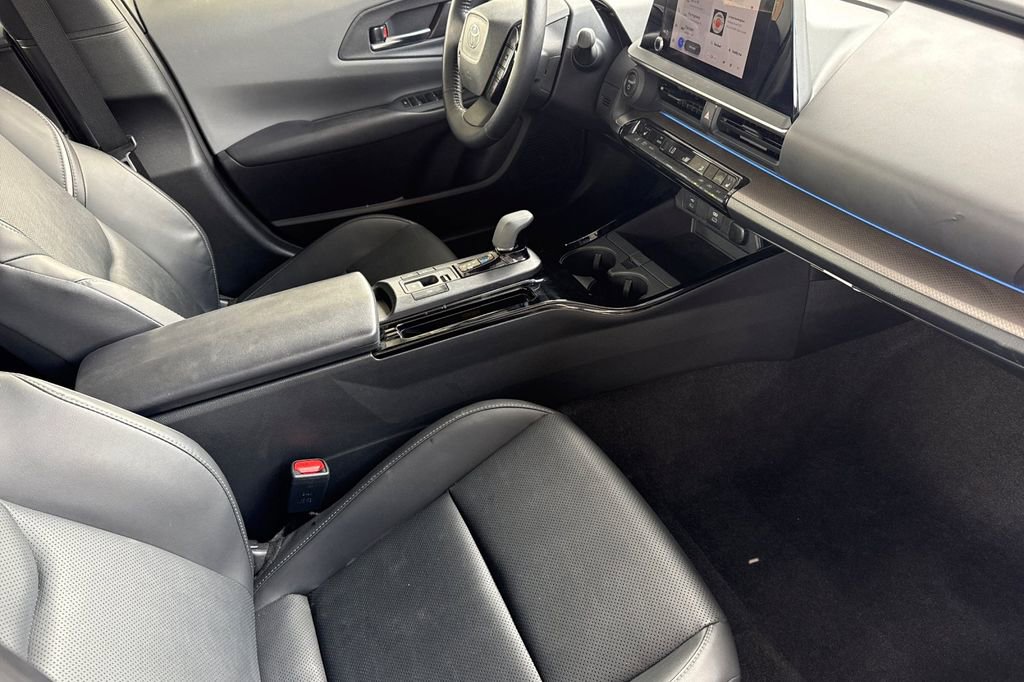 Used 2025 Toyota Prius XLE FWD image 23