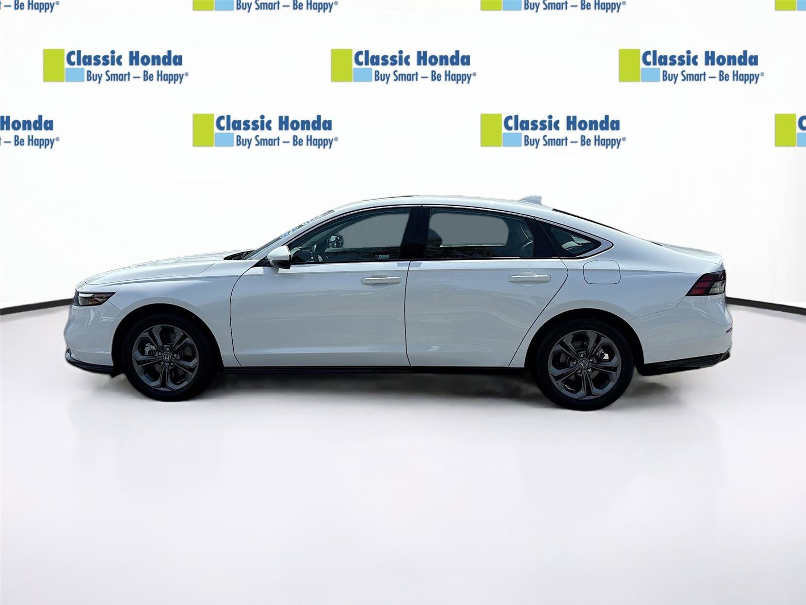 Certified 2025 Honda Accord EX-L image 4