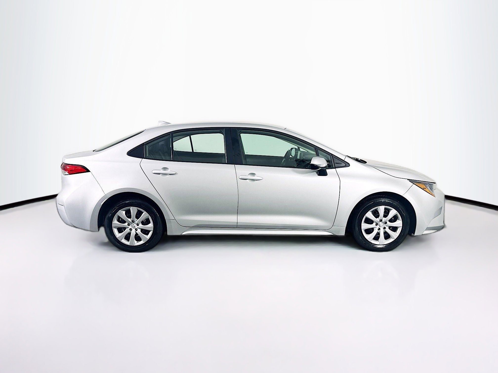 Used 2025 Toyota Corolla LE image 10