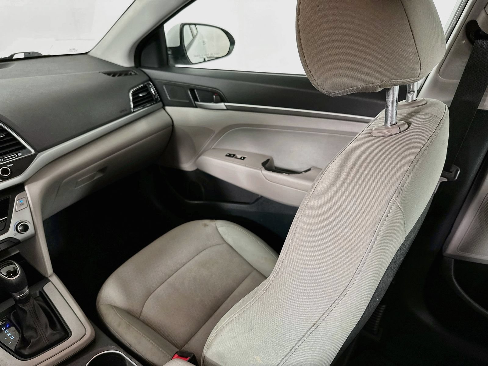 Used 2017 Hyundai Elantra SE FWD image 22