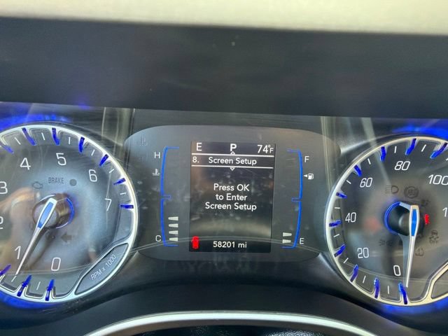Used 2019 Chrysler Pacifica Touring-L FWD image 16