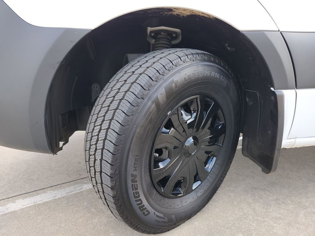 Used 2025 Mercedes-Benz Sprinter 2500 image 31