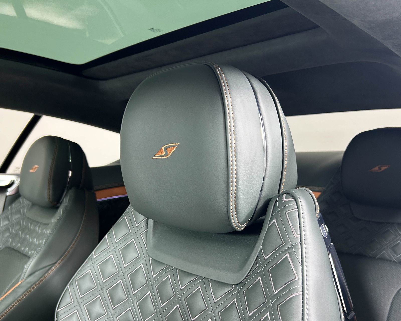 Used 2024 Bentley Continental GT V8 image 19