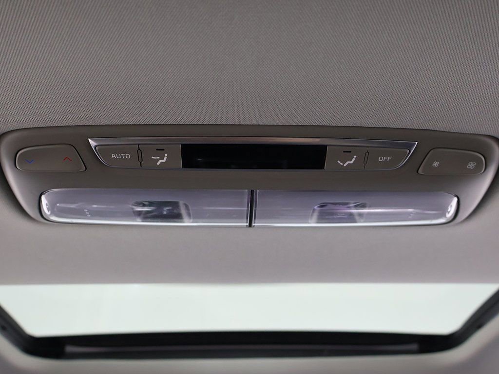 Used 2025 Kia Telluride S image 59