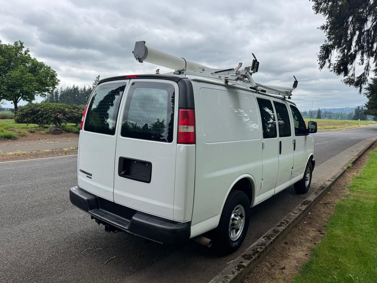 Used 2013 Chevrolet Express 2500 RWD image 5